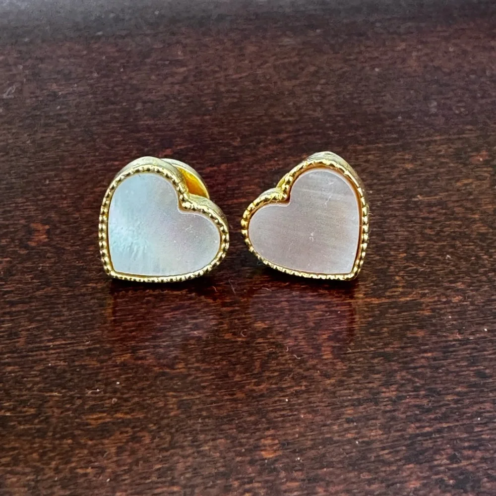 Kiel James Patrick Gold Heart-Shaped Earrings - Picture 1 of 2